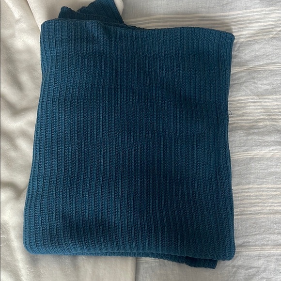 Pottery Barn Green Blanket Luxurious Bedding Essential - Picture 2 of 3